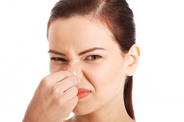 Cách nhận biết tình trạng khí hư ra mùi khó chịu