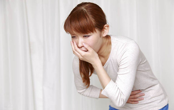 Đau bụng kinh dữ dội buồn nôn