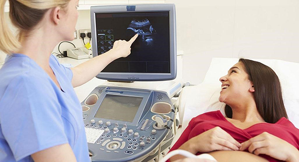 Mẹ nên ăn mặc những trang phục thoải mái, rộng rãi nhất khi đi siêu âm đầu dò