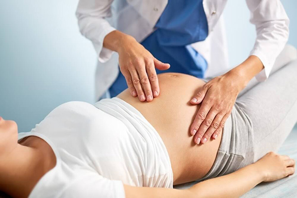 Thai nhi đạp nhiếu bất thường